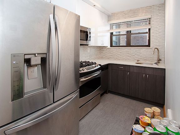 5th image of 2721 Kings Hwy APT 5G