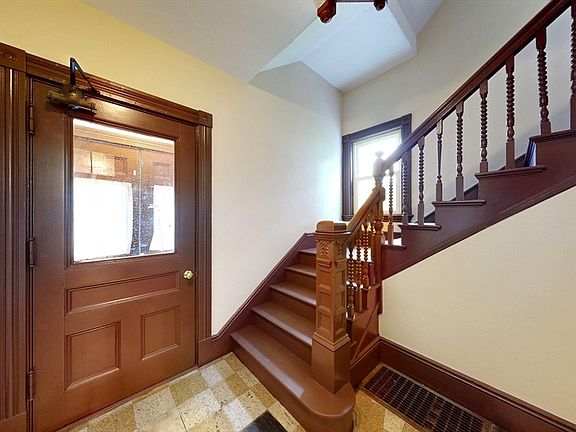 5th image of 52 Paul Gore St