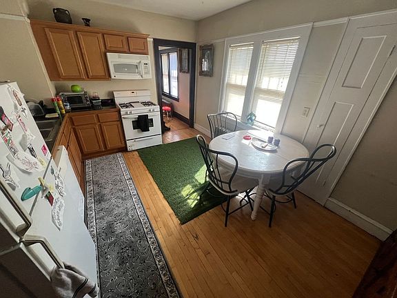 4th image of 2544 N Fratney St #4