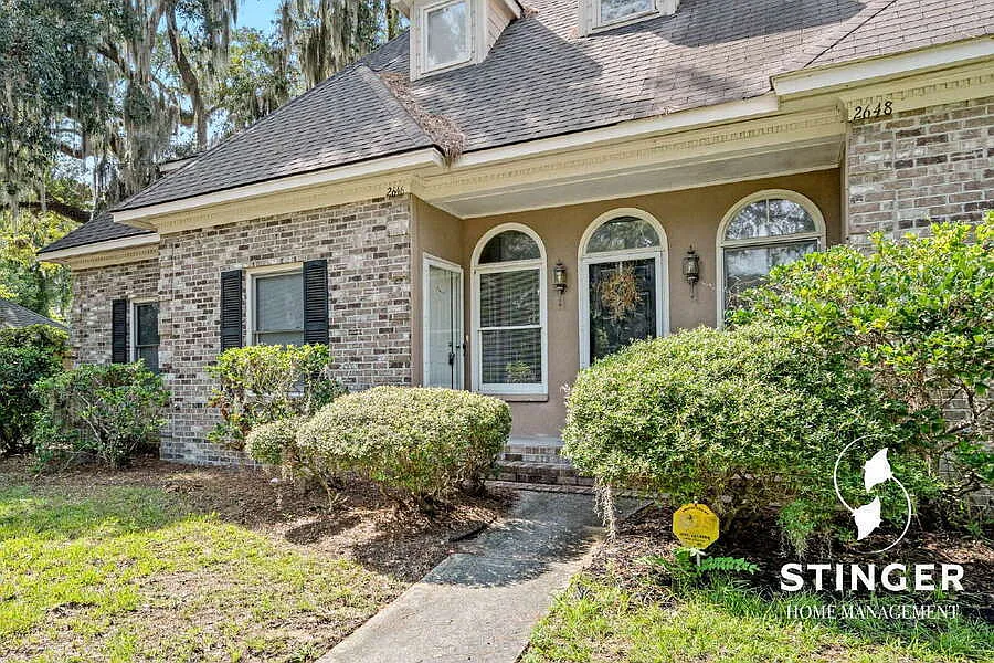 3 Bed / 2 Bath Home For Rent in Beaufort! — Photo 4
