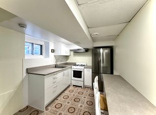 154 Delaware Ave #BASEMENT, Toronto, ON M6H2T3