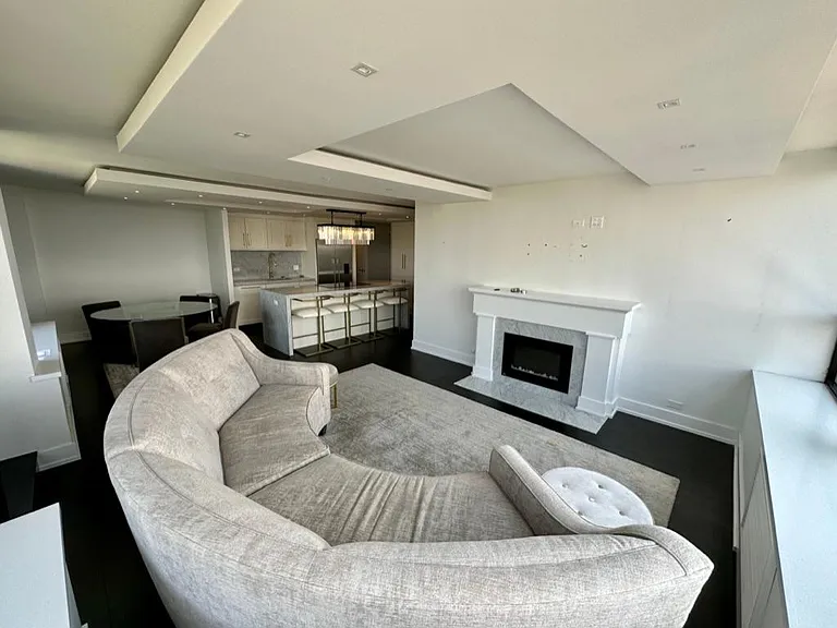 1360 N Sandburg Ter #2012C — Photo 8