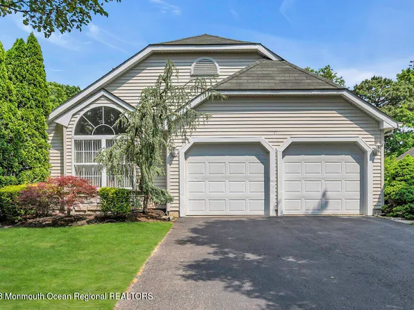 5 Winding River Road, Lakewood, NJ 08701
