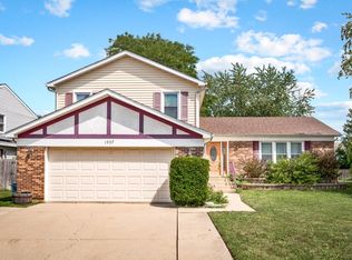 1937 Harvest Ln, Glendale Heights, IL 60139