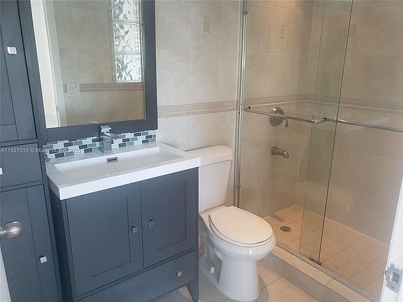 5th image of 110 S Shore Dr APT 5E
