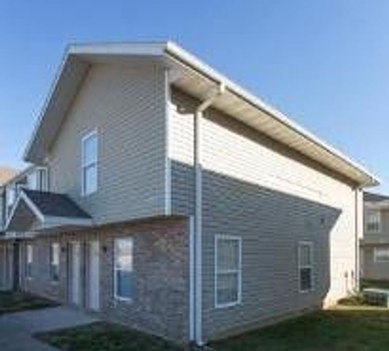 1st image of 5550-5596 N White St #382C0638A