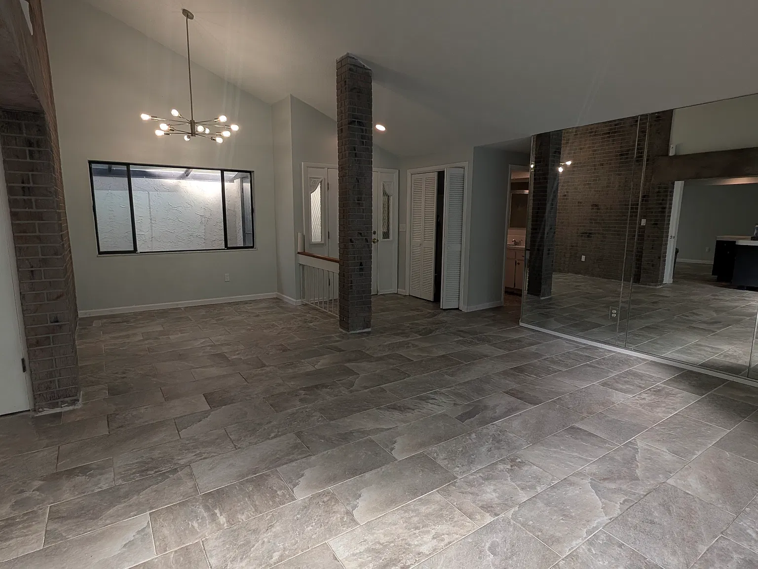 3 bed, 1728 sqft, $2,000 — Photo 4