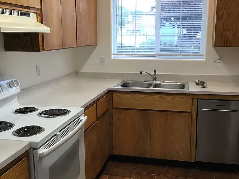 Main — Photo 2