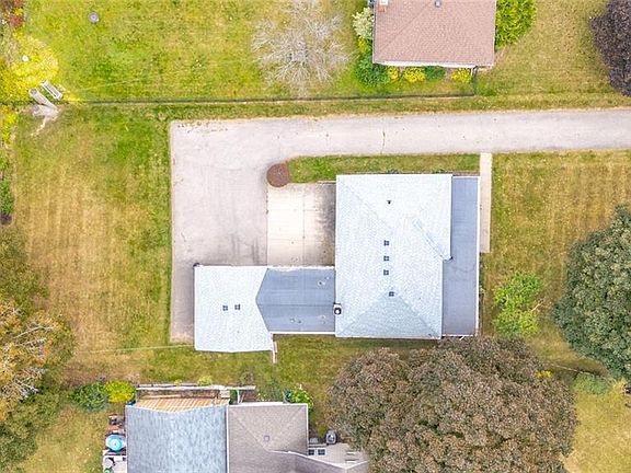 4th image of 111 Silver St