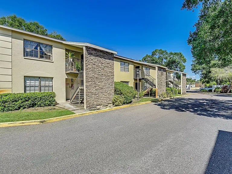 Westminster Chase Apartments — Photo 15