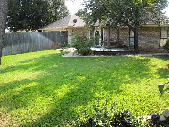 Large Fenced Back Yard