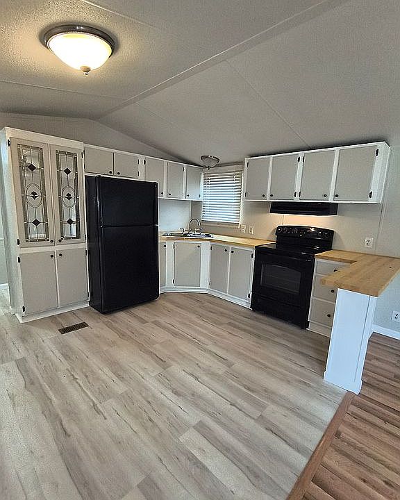 1st image of 141 Hershey Cir