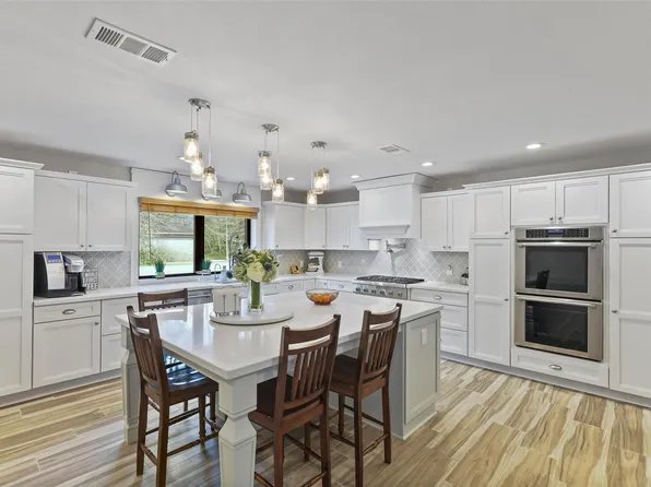 3319 Shadowcrest Ln, Spring, TX 77380