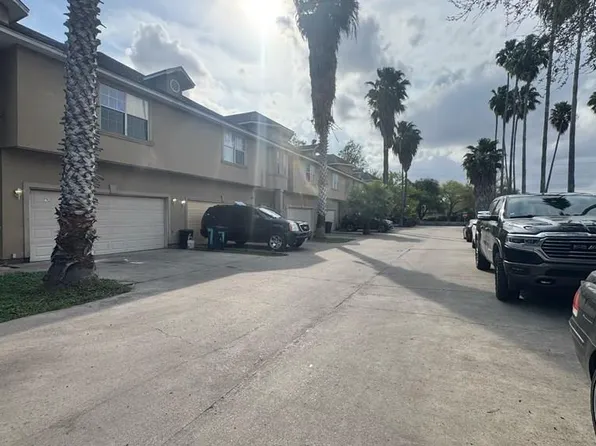 142 Country Club Rd, Brownsville, TX 78520