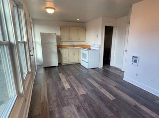 2 W F St APT 1, Creswell, OR 97426