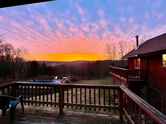 3rd image of 903 Dimmick Mountain Rd