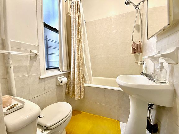 4th image of 420 Saint Nicholas Ave APT 2B