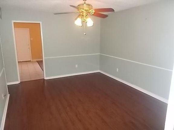 2nd image of 132 Cooper St