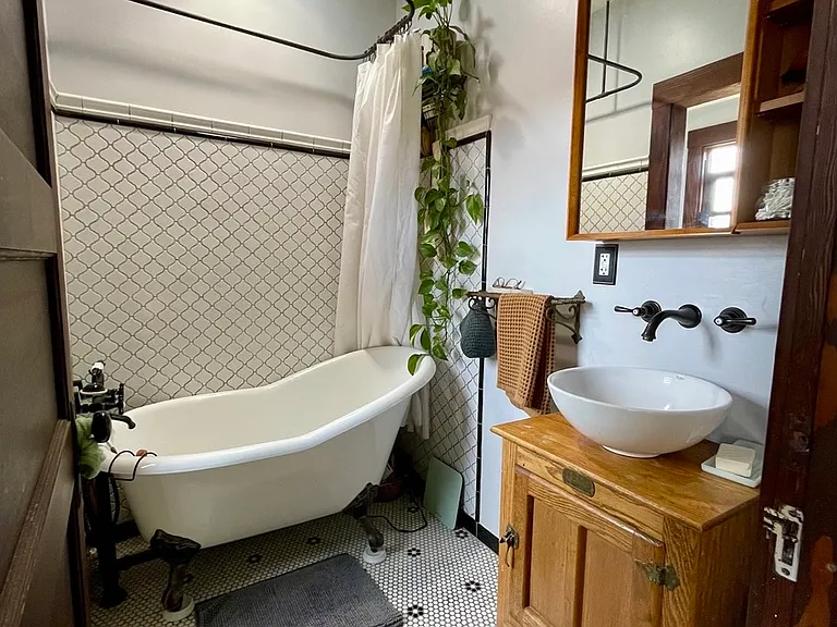 1143 N Benton Way — Photo 22