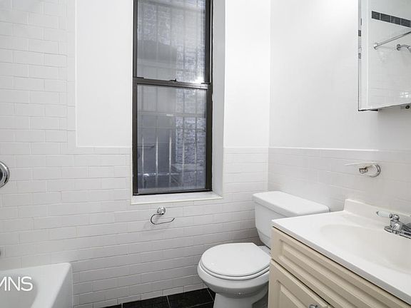 4th image of 2308 7th Ave APT 4B