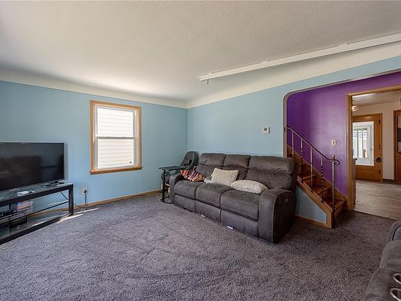 5th image of 2134 Buena Vista Dr
