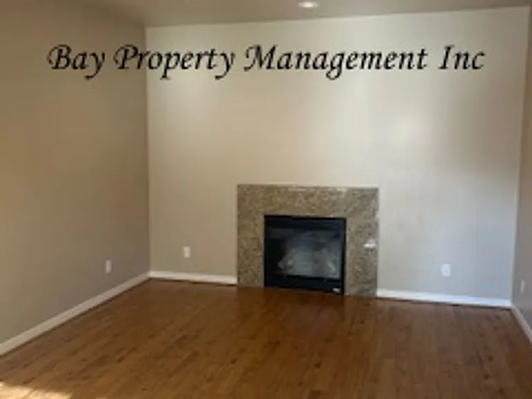 599 Lopez Ave — Photo 2