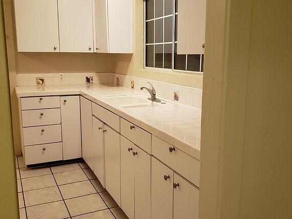 2nd image of 226 Newland St #226