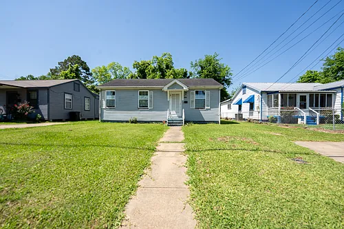 3948 Carlton St Photo 1