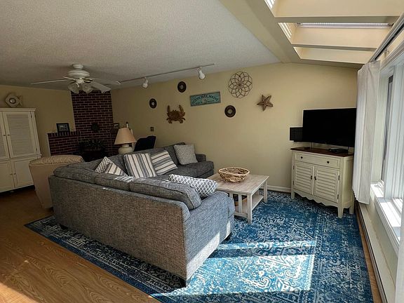 3rd image of 146 W Grand Ave APT 36