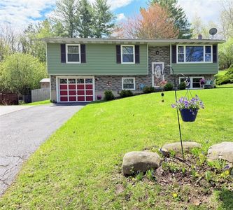 8 Briggs Dr, Auburn, NY, 13021