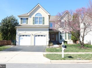 25497 Carrington Dr, Chantilly, VA 20152