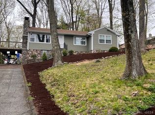 7 Ridge Rd, New Fairfield, CT 06812