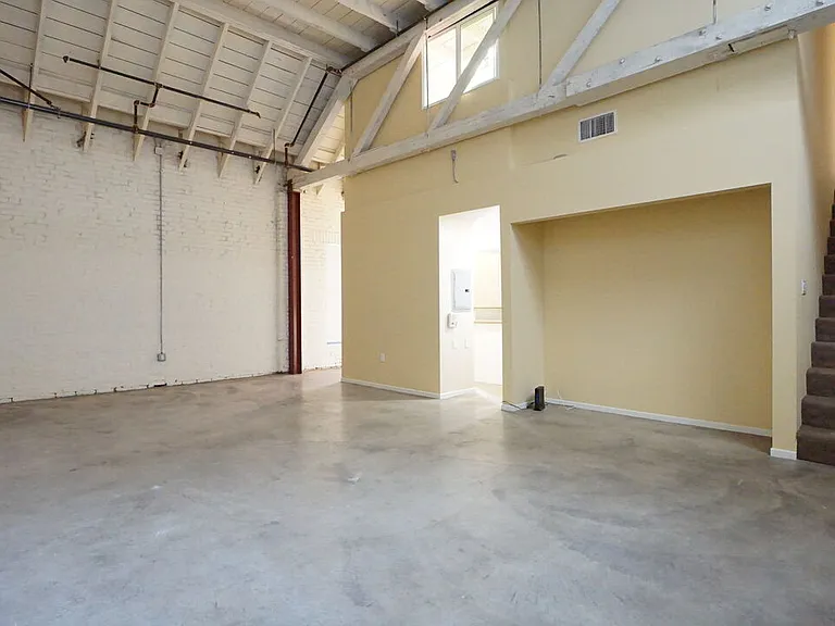 922 W 23rd St #103 — Photo 10