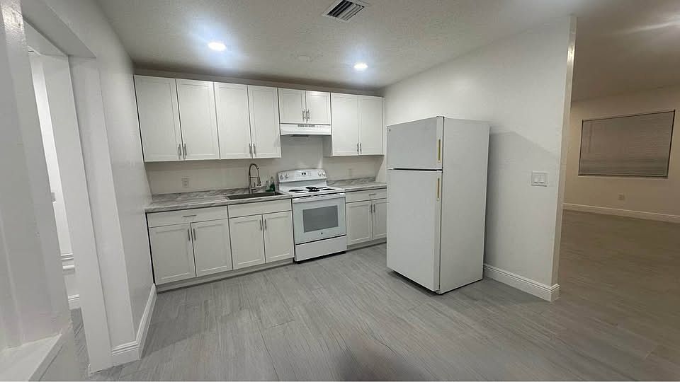 1st image of 3373 Hi St #3367