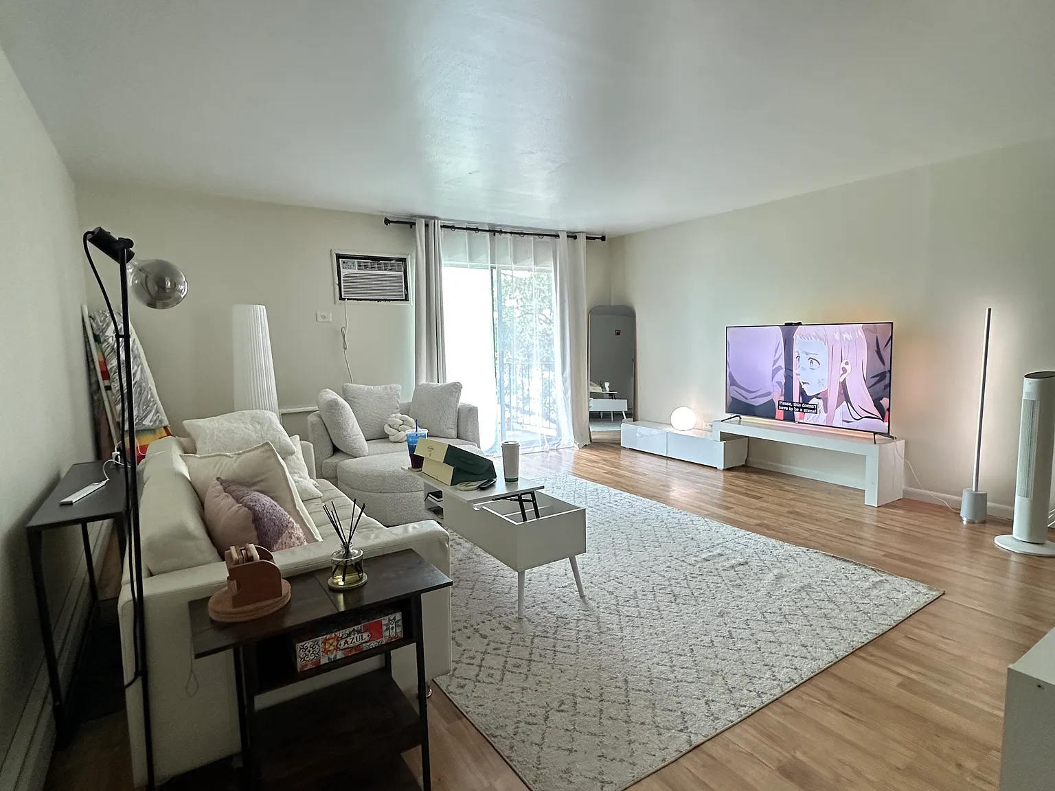 1 bed, 900 sqft, $1,700 — Photo 2