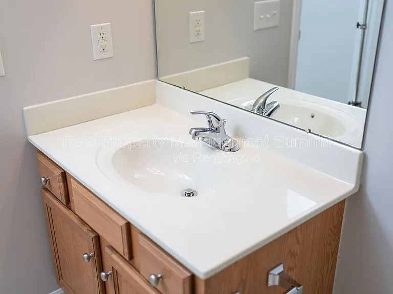 1009 Seth Drive — Photo 32