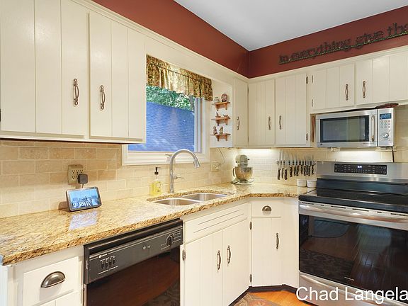 4th image of 17139 2nd St