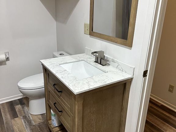 4th image of 106 E Jefferson St #2A
