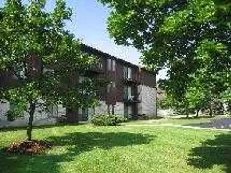 Pine Aire Apartments — Photo 14