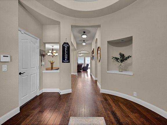 4th image of 918 Newcastle Dr