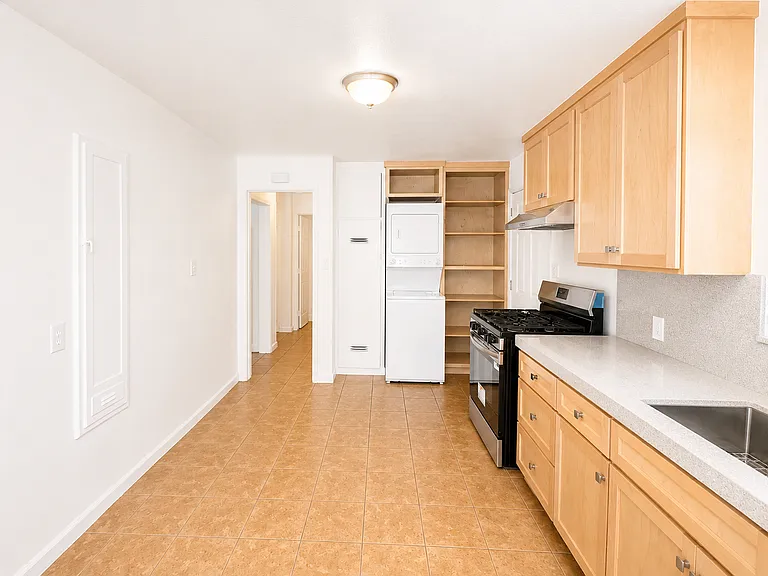 Kitchen & laundry
