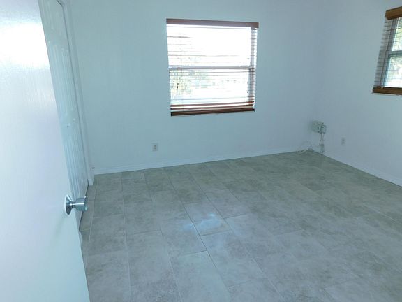 2nd image of 1241 Turner St APT B