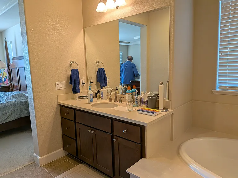Master Bath - Left Vanity