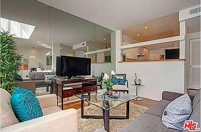 5th image of 514 S Barrington Ave APT 109