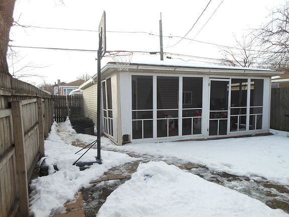 4th image of 9540 S La Salle St