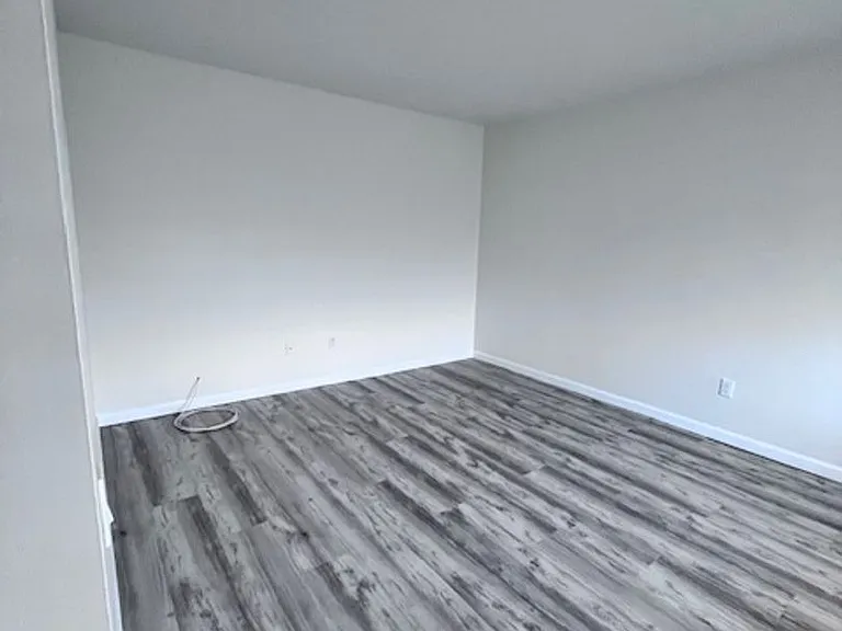 102 Hillside Way — Photo 12