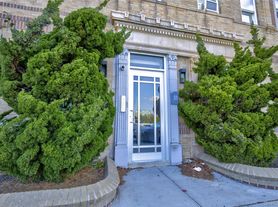 51 Georgia Ave, Long Beach, NY