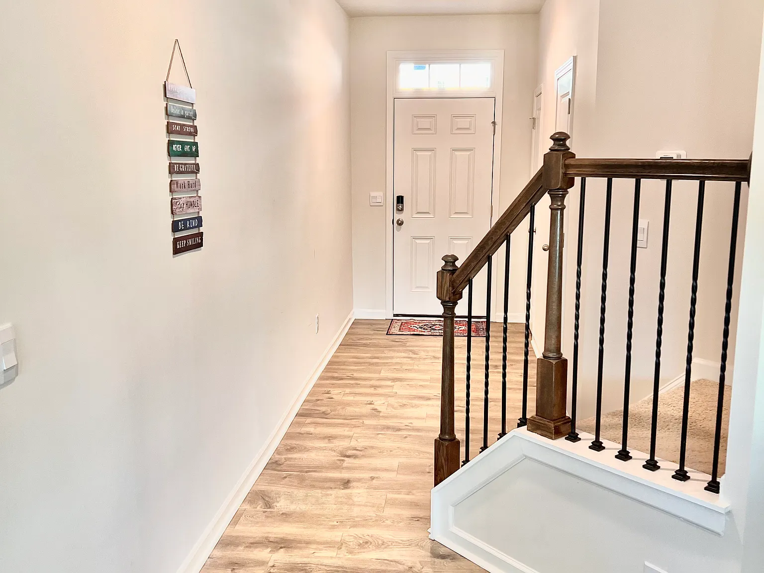 3 bed, 2.5 bath, 1699 sqft, $2,050 — Photo 3