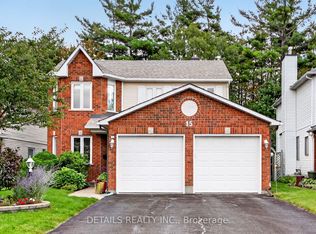 15 Conant Pl S, Ottawa, ON K2L3Z8