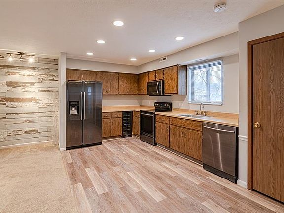 4th image of 126 Kimrose Ln #126